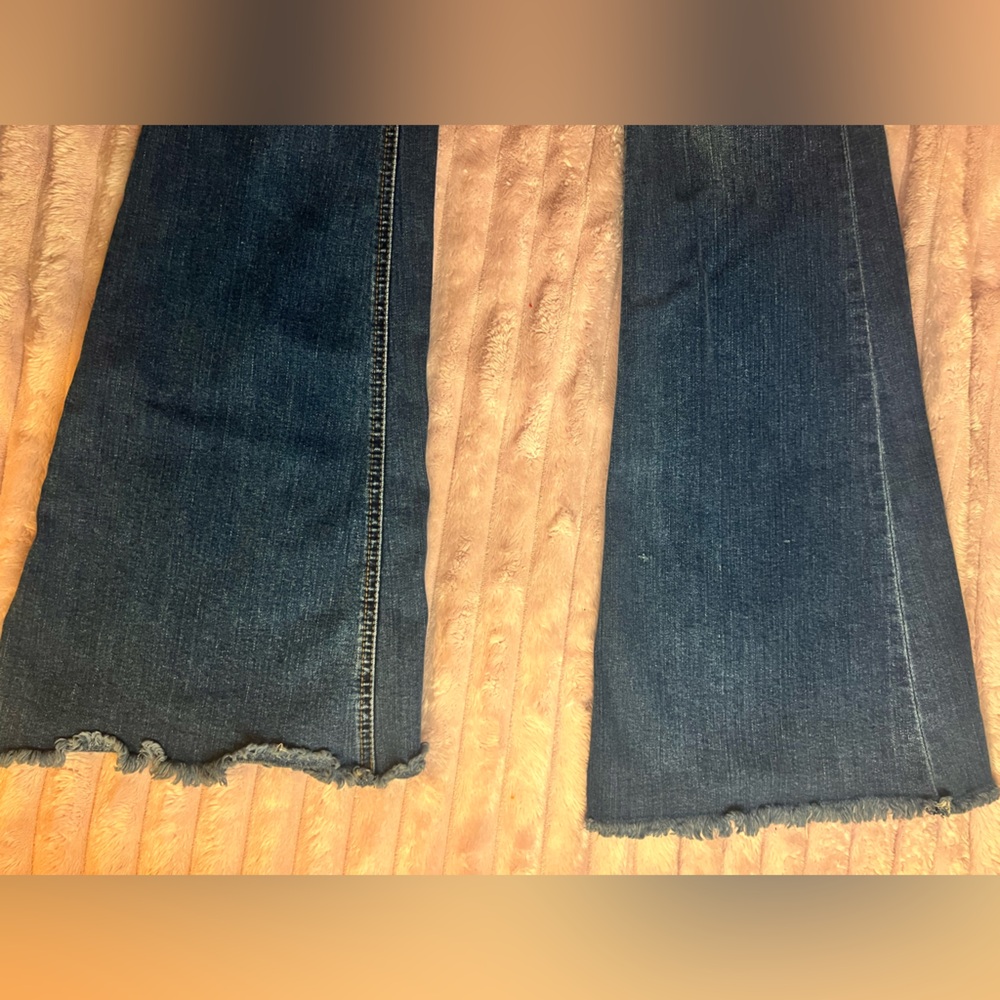🛍️ Fashion Nova High-Rise Denim Flare Jeans | Size 7 | EUC | Retro Boho Vibes ☀️ - Picture 6 of 11